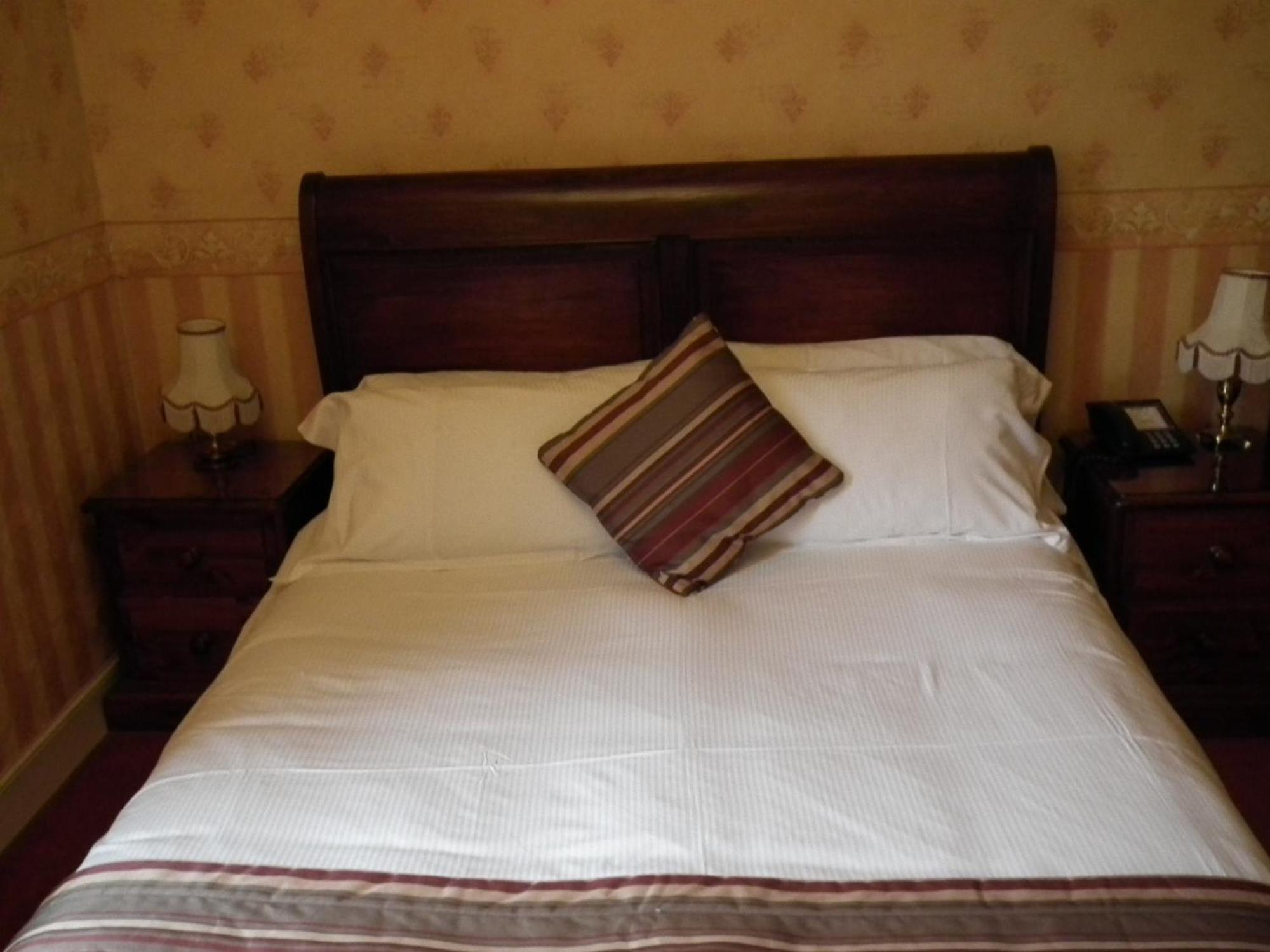 Ardlui Hotel Room photo